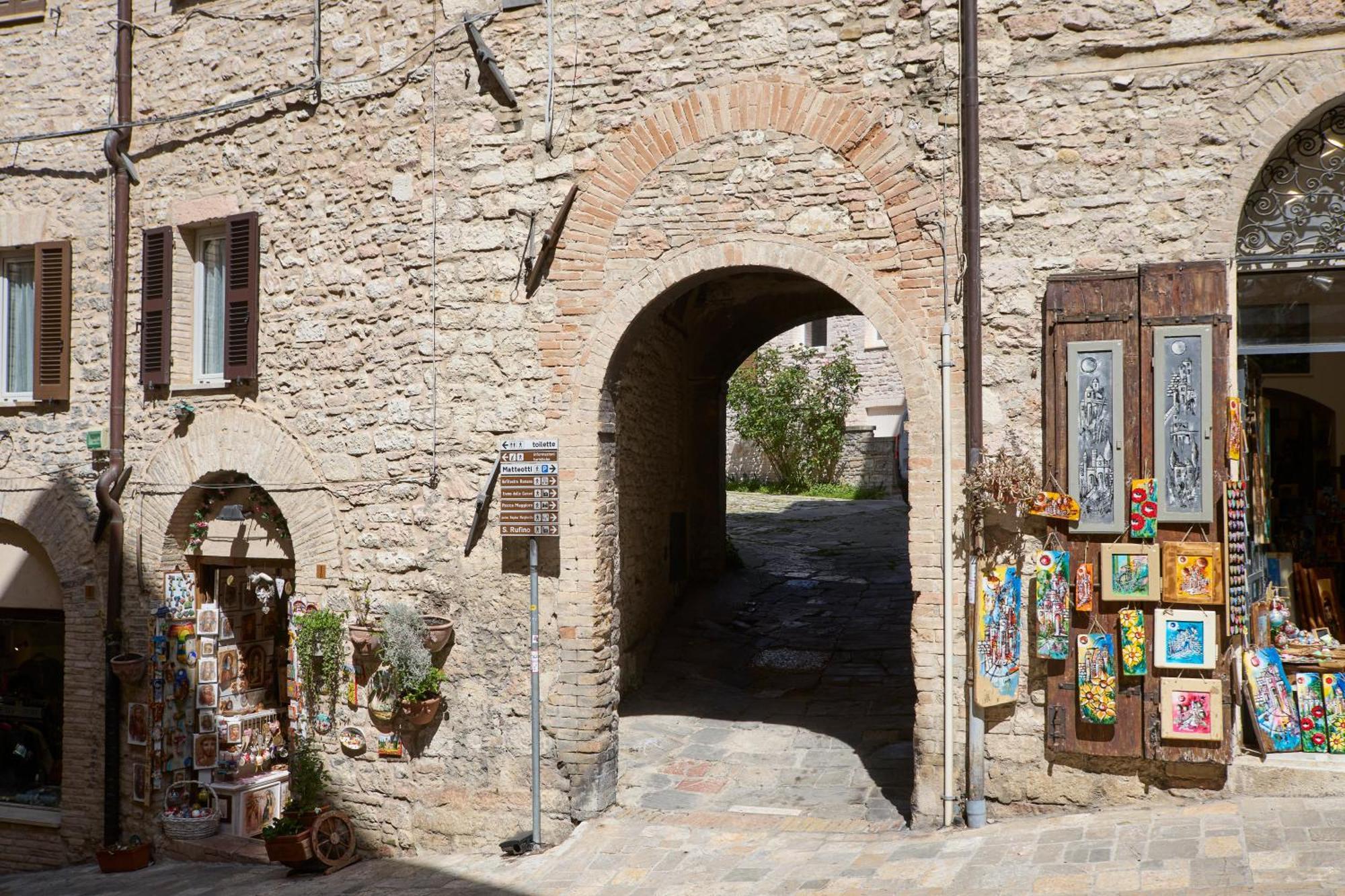 Il Cortile Di San Rufino Apartment Assisi Bagian luar foto