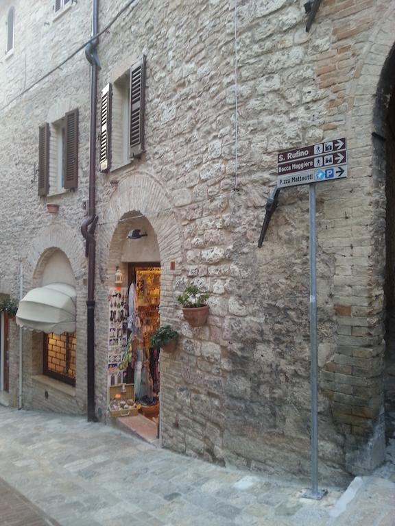 Il Cortile Di San Rufino Apartment Assisi Ruang foto