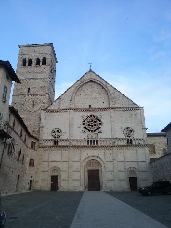 Il Cortile Di San Rufino Apartment Assisi Ruang foto